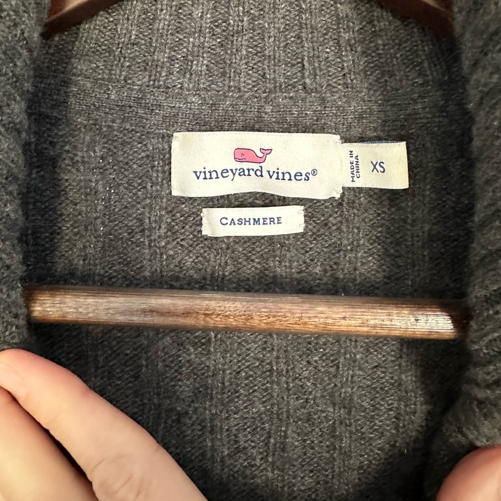 Cashmere Vineyard Vines collared sweater